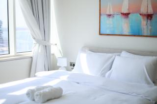 Elegant 4br Waterfront Apartment Sea View Al R - 3