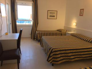 Hotel Bahamas - 5