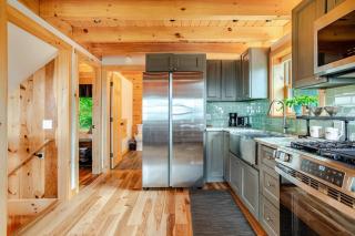 The Greylock Cabin - 1