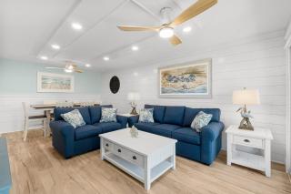 Charming Beachfront Condo with Stunning Views - 7