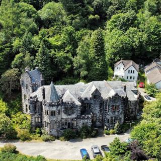 A Baronial Hall apartment - great views of Loch Fyne - 0