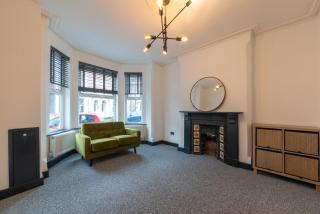 4 bedroom 2 bath beautiful Victorian house - 3