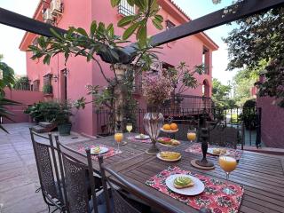 Villa Brisa Beach & Grill House - 1