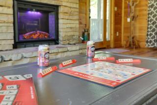 Hot Tub and Resort Perks! Gatlinburg Mtn Retreat - 4