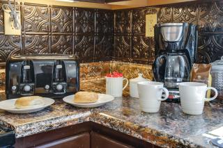 Pet-Friendly Gatlinburg Retreat with Community Perks - 2