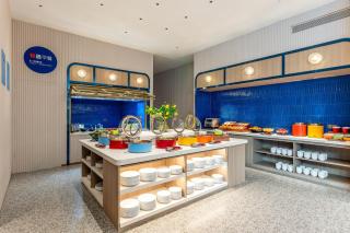 Holiday Inn Express Shanghai Changyang Road by IHG - 6