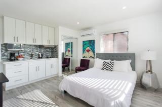 Sunny Studio in the Heart of Venice Beach - #5 - 4