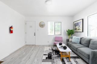 Sunny 1 Bedroom in the Heart of Venice Beach - #1 - 9