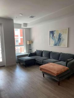 Cozy LA Getaway 1BR with Pool, Gym&Walkable Area - 6