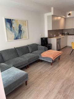 Cozy LA Getaway 1BR with Pool, Gym&Walkable Area - 1