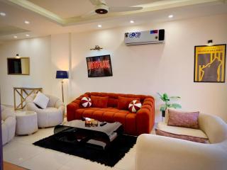 High Rise Presidential Suite in Elysium Opp Centaurus - 6