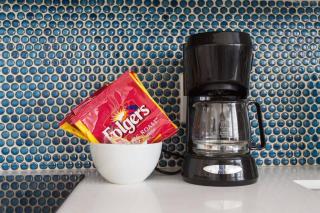 Sunny 1 Bedroom in the Heart of Venice Beach - 2 - 1