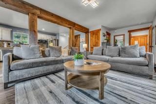 Kings Beach Retreat Hot Tub & Game Loft - 5