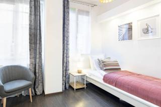 Central - Large - Balcony - Comfy - AC - 6