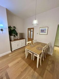 Luxury 1 Bedroom Flat in Great Location - 3