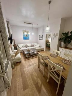 Luxury 1 Bedroom Flat in Great Location - 7