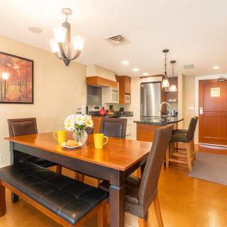 Mountain Bliss Spacious 2BR with Pool and Hot Tub - 3