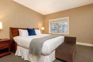 Mountain Bliss Spacious 2BR with Pool and Hot Tub - 4