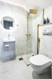 The Penthouse On 71st Floor - 8