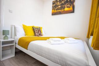 Sunny 3BR Home Near Portsmouth Park - 3