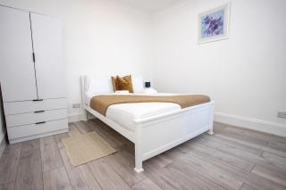 Sunny 3BR Home Near Portsmouth Park - 5