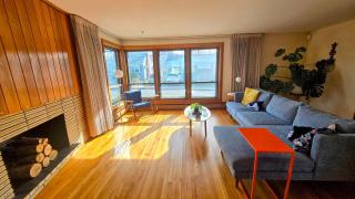 Bright and spacious midcentury design near Boston - 9