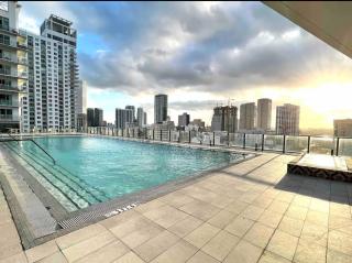 X-Lounge II - Highrise in the Heart of Downtown with Rooftop Pool & Skyline Views - 7