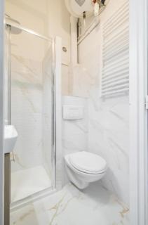 Stylish East Village Apartment Steps from NYC Best Restaurants Shops - 4