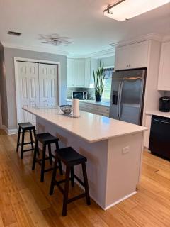 Serene Bayou Retreat - Spacious Family Home - 7