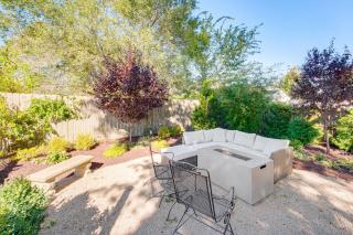 7 Mi to Dtwn and Lake Erie Sleek Cleveland Apt! - 8