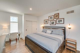 7 Mi to Dtwn and Lake Erie Sleek Cleveland Apt! - 1