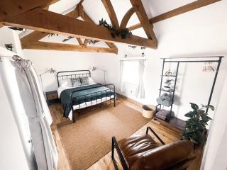 The Retreat Cornwall holiday home with hot tub - 2