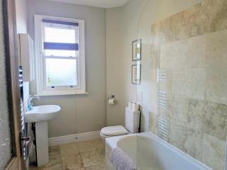Montrose House - 5