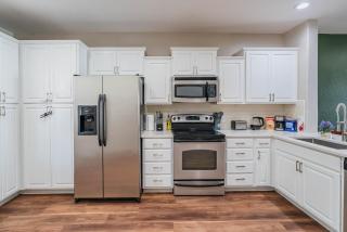 Cozy Stay near ASU Gym Pool Parking Games - 6