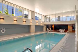 Newmark Tower Soundview Suite - 9