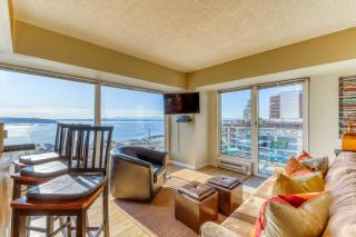 Newmark Tower Soundview Suite - 6