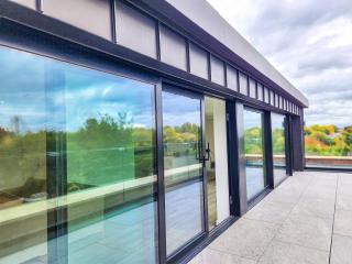 Luxury 3 Bedroom Penthouse Apartment - 1