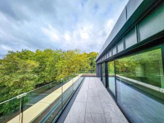 Luxury 3 Bedroom Penthouse Apartment - 7