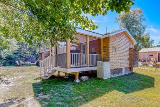 Heart’s Content Cottage 20 at Shorelands Resort - 9