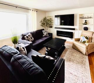 Entire home, 6 min drive to UIUC - 0