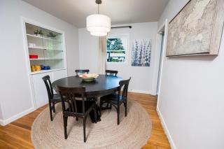 Entire home, 6 min drive to UIUC - 8