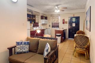 Sunrise King Suite at Hummingbird Home Suites Gold Standard Certified - 9