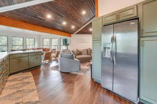 Mid-Mod Mountain Cabin Near Thumb Butte Trails! - 4