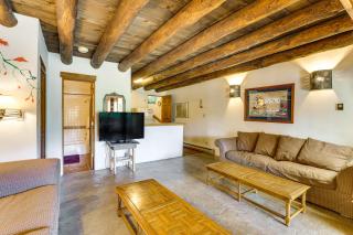 8 Mi to Taos Ski Valley! Peaceful Mtn-View Condo - 6