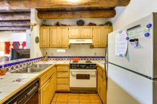 8 Mi to Taos Ski Valley! Peaceful Mtn-View Condo - 2