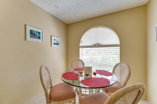 Snowbirds Welcome! Naples Resort Condo Near Golf - 2