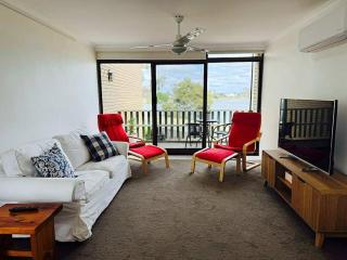 Young unit4 On the Lake - 9