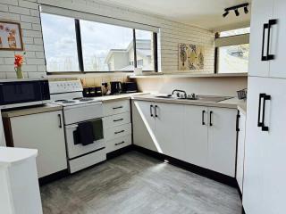 Young unit1 Water Views - 3