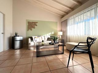 Coronado Luxury Club and Suits, tropical paradise - 9