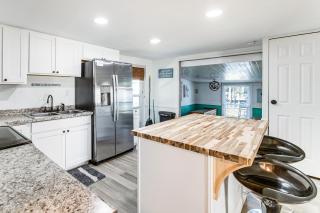 2 Mi to Beach! Canal-Front Escape in Crystal River - 8